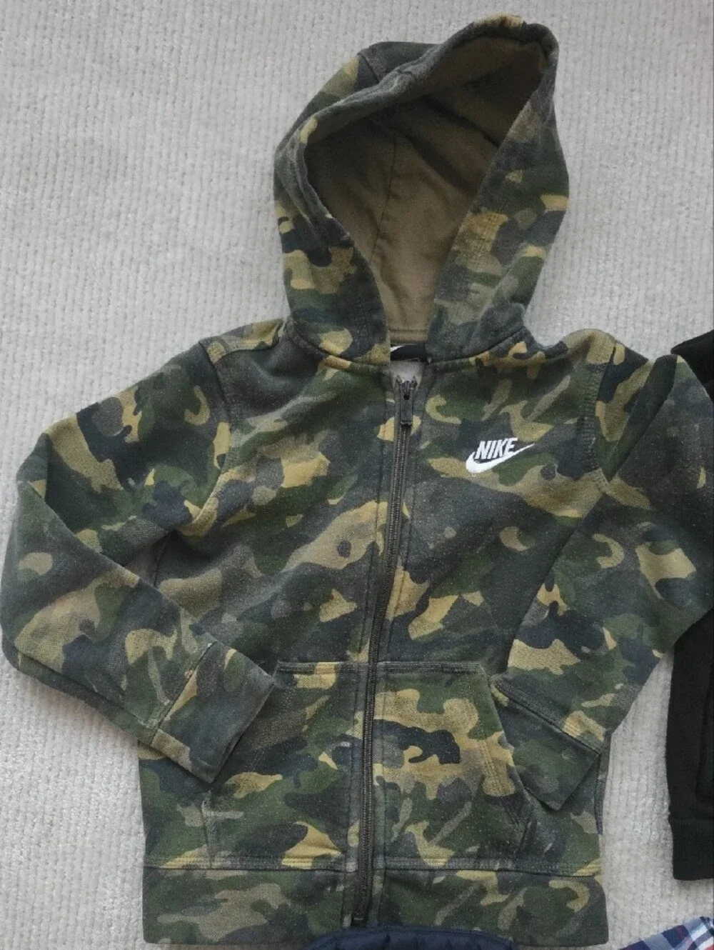 Size 6/7 Boys Clothing 4 Pieces. 2 Zip Up Hoodies, 1 Vest, 1 s/s Button Up